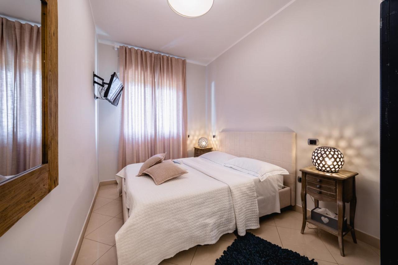 Love & Fama Hotel Sabaudia Kültér fotó