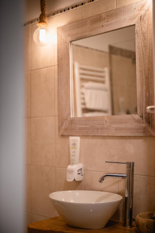 Love & Fama Hotel Sabaudia Kültér fotó