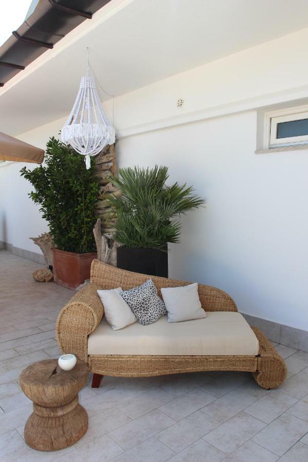 Love & Fama Hotel Sabaudia Kültér fotó